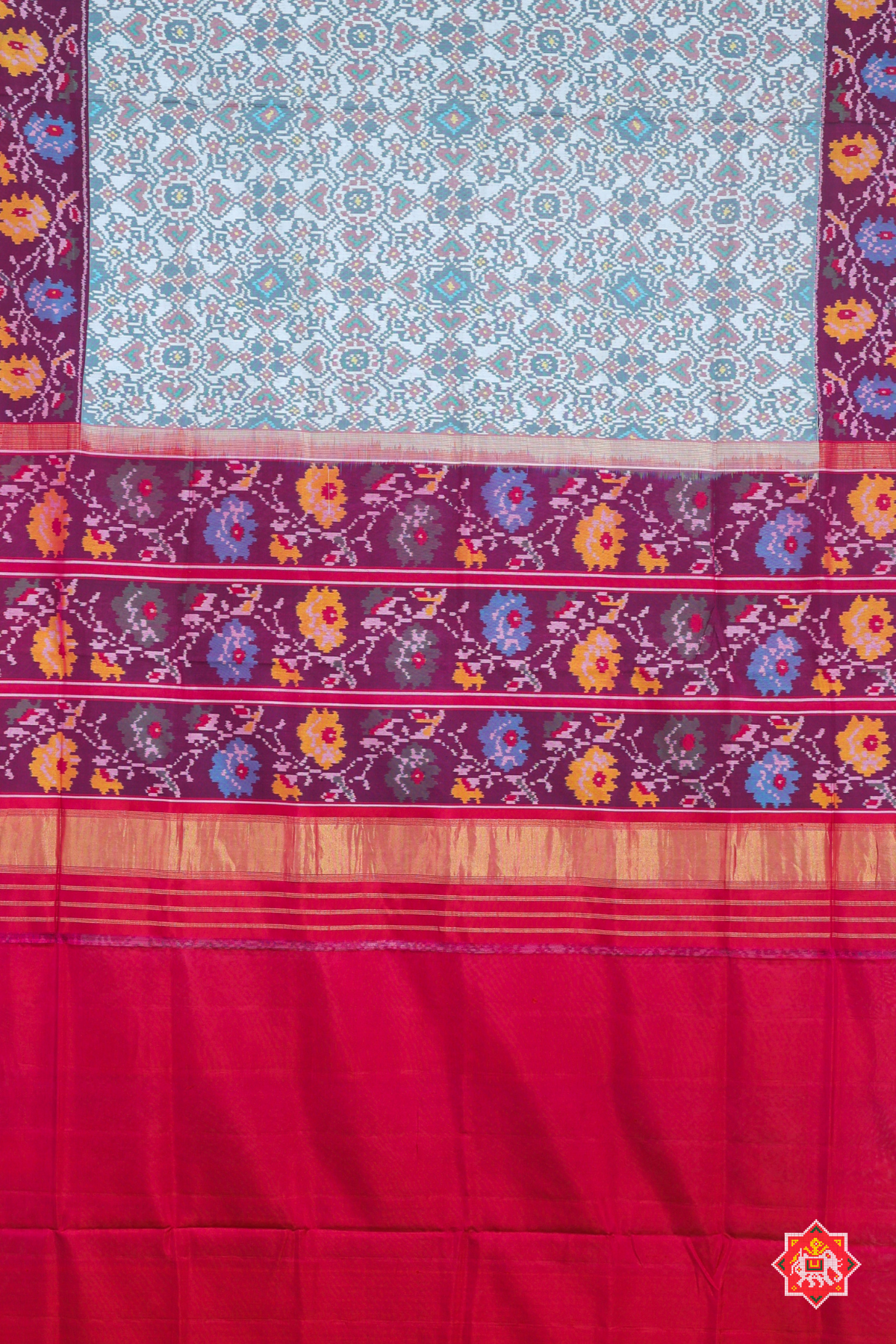 Paan chanda with manek chowk design with pallu border contras Semi double ikat patola saree