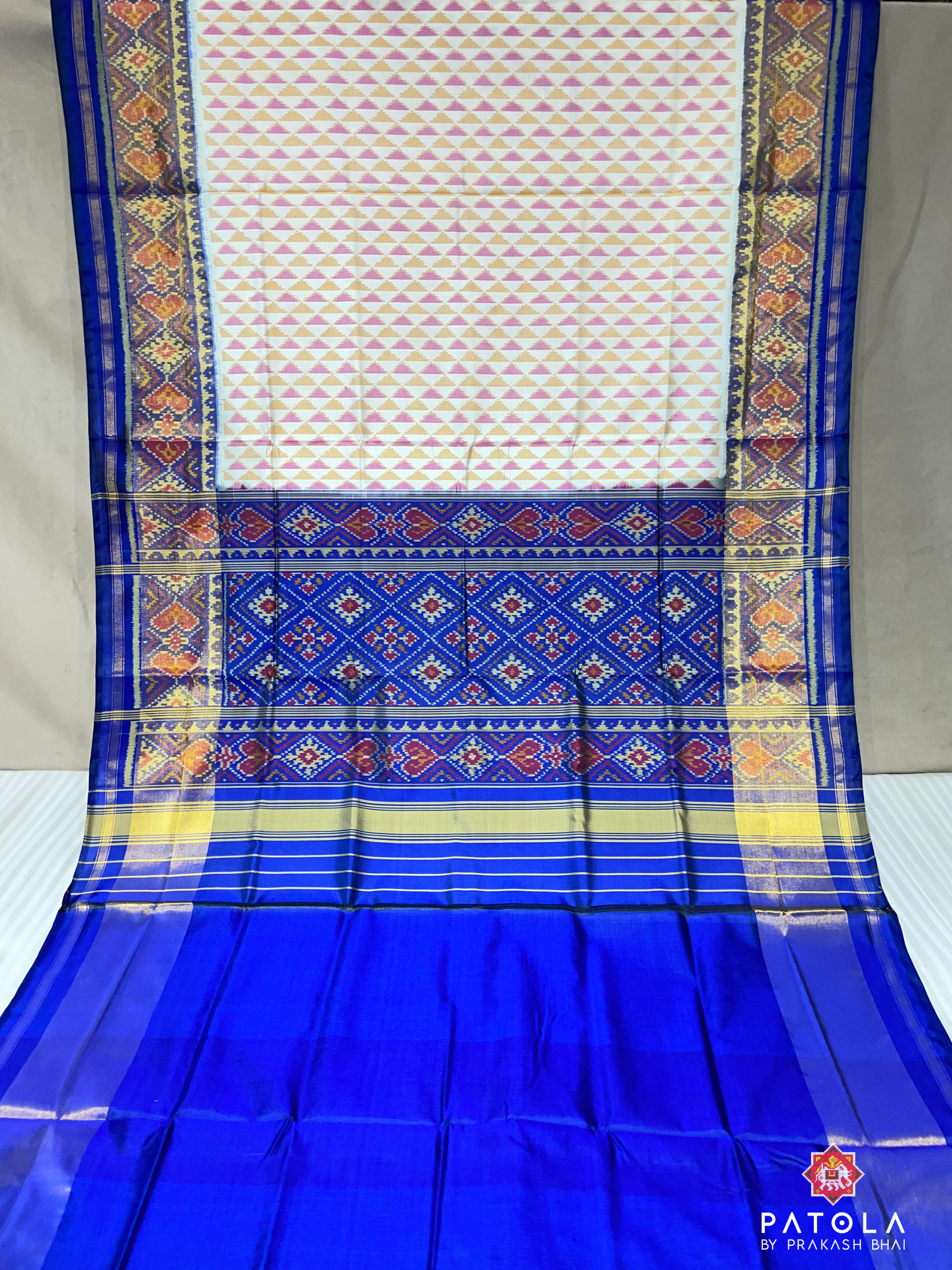 Selaari Border With Fency Design Single Ikat Patola Saree