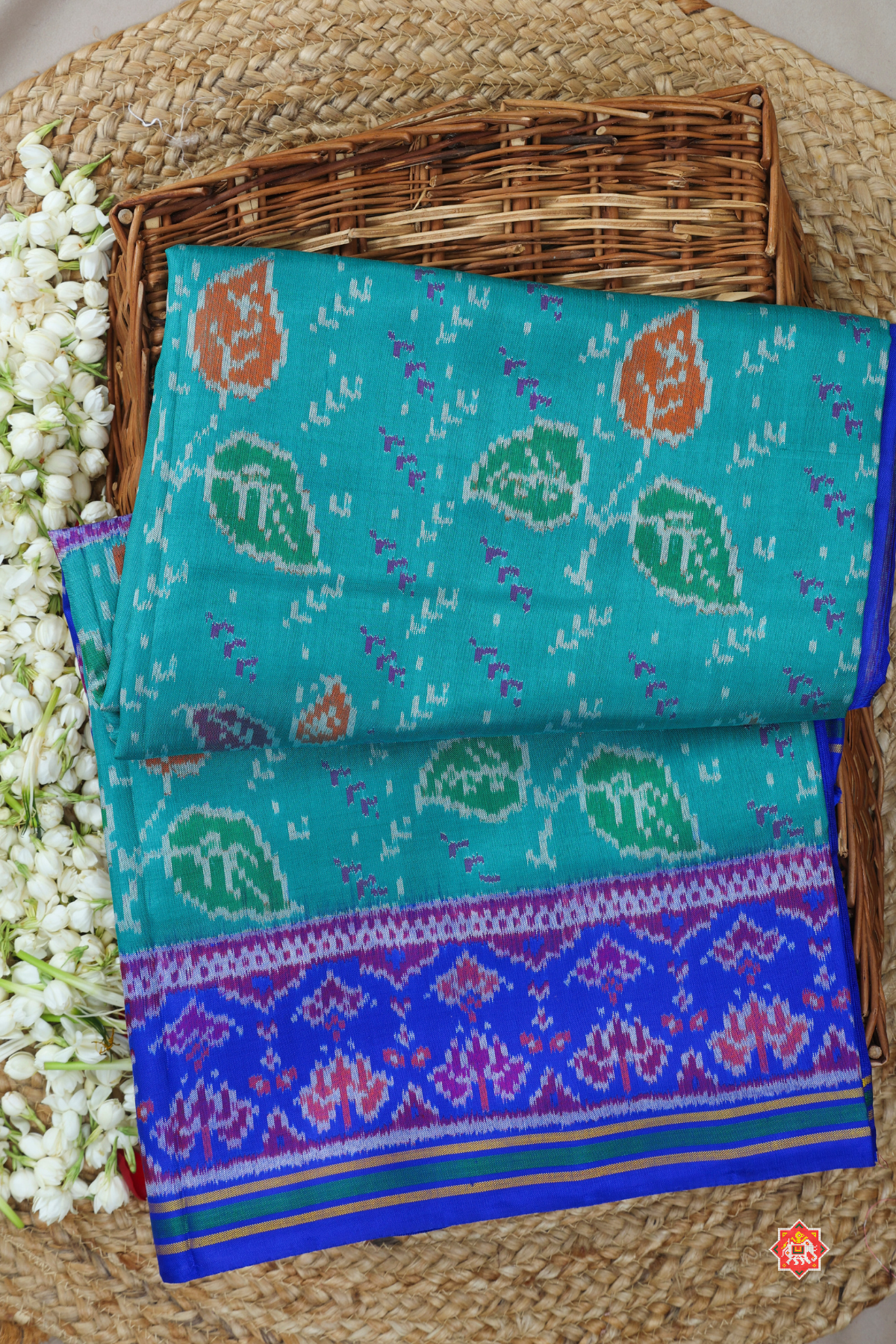 Masterpiece leaves design & pallu border flowers design semi double ikat patola saree