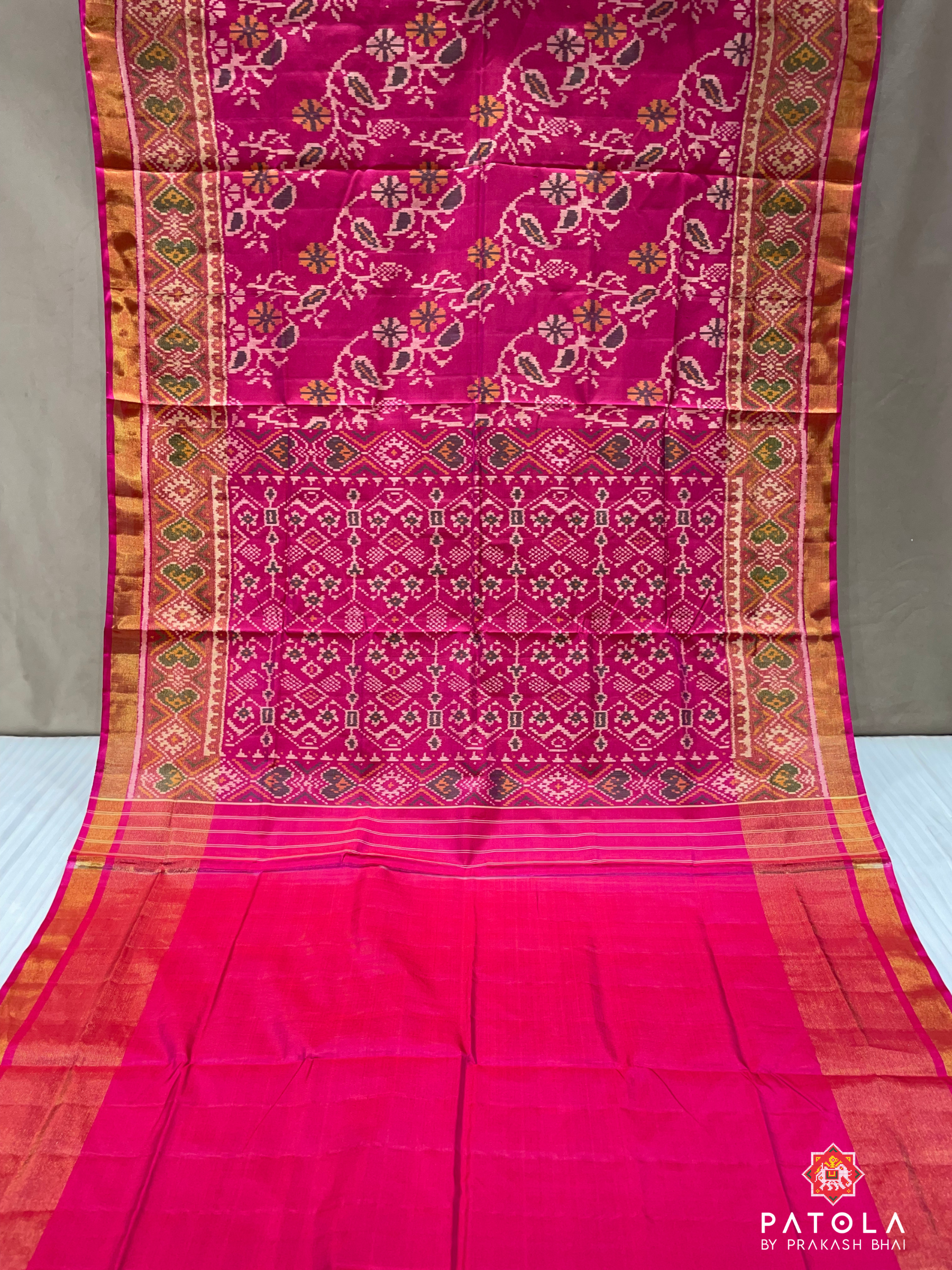 Selaari Border With Vel Design Single Ikat Patola Saree