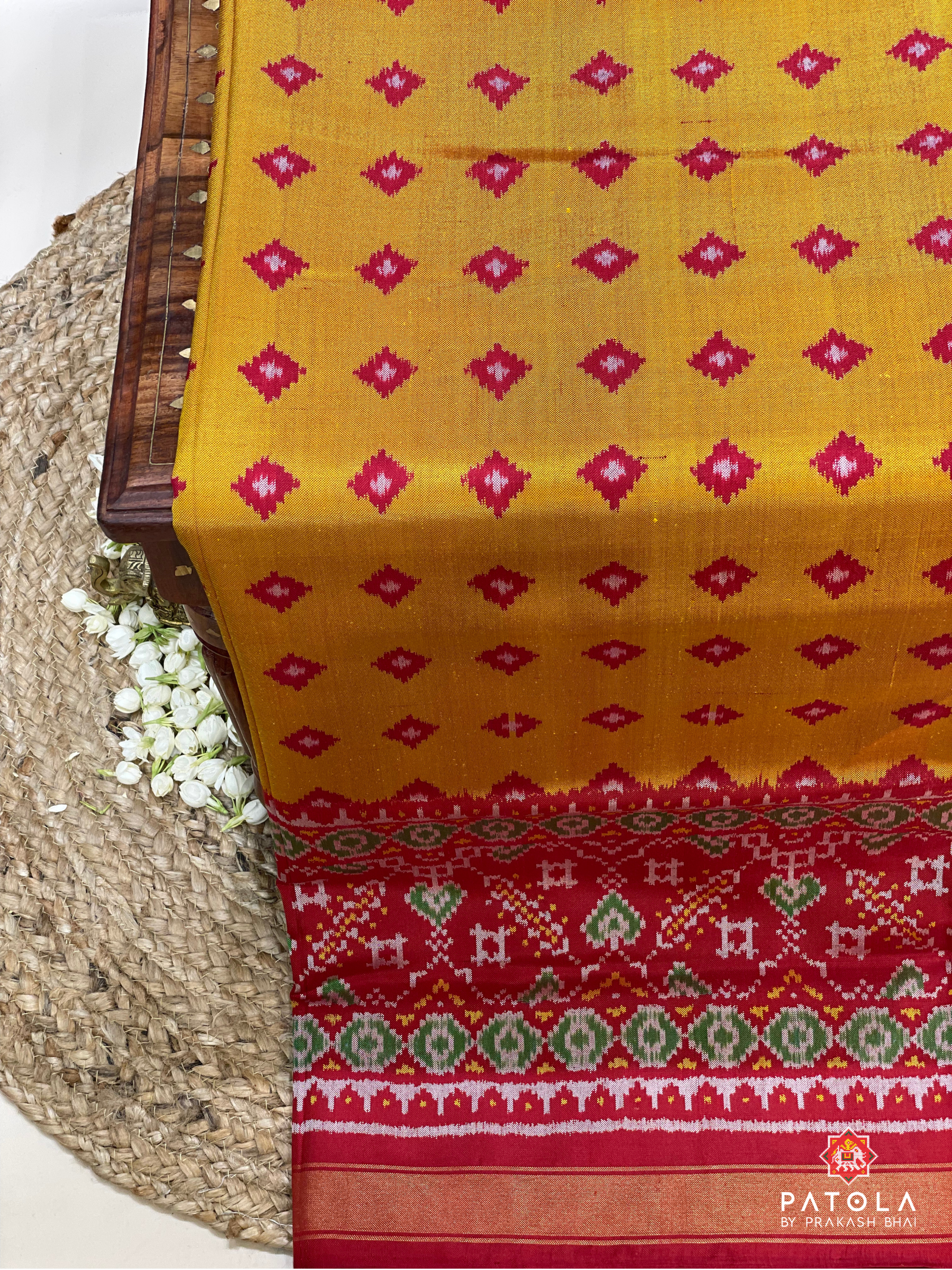 Manekchowk Scut Border With Patola Design Blouse Semi Double Ikat Saree