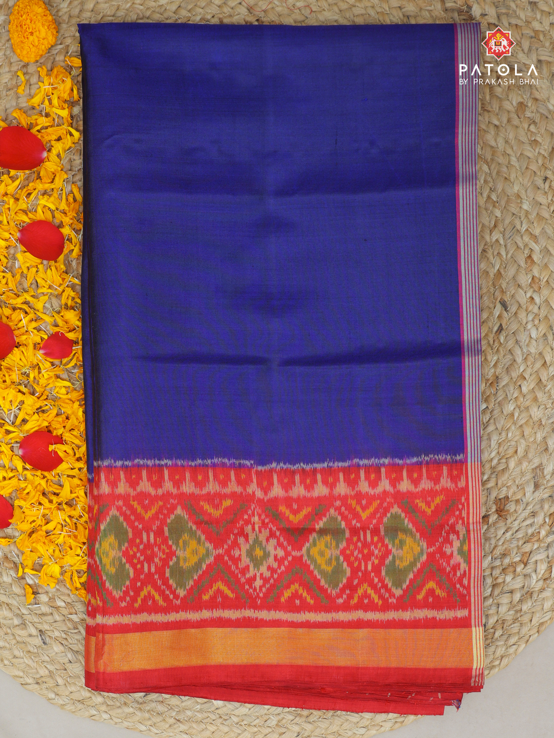 Plain With Patola Border Design contras single patola saree
