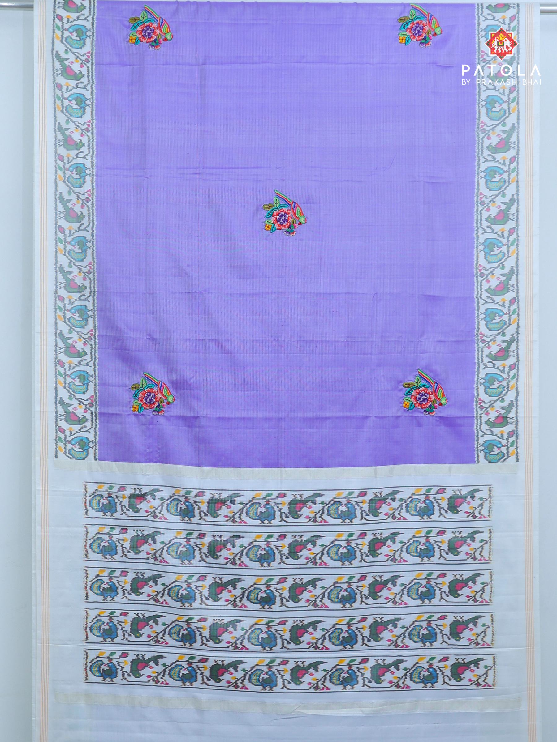 Masterpiece Motifs Design Border with Petit point Work