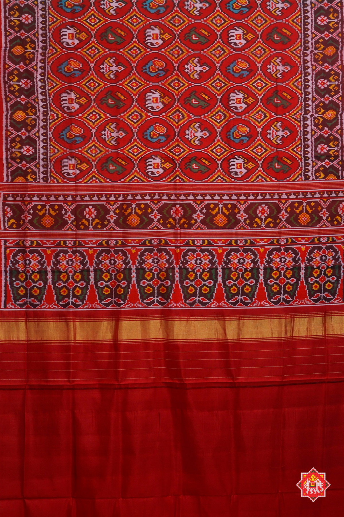 Small chhabadi with 4 motifs design semi double ikat patola saree