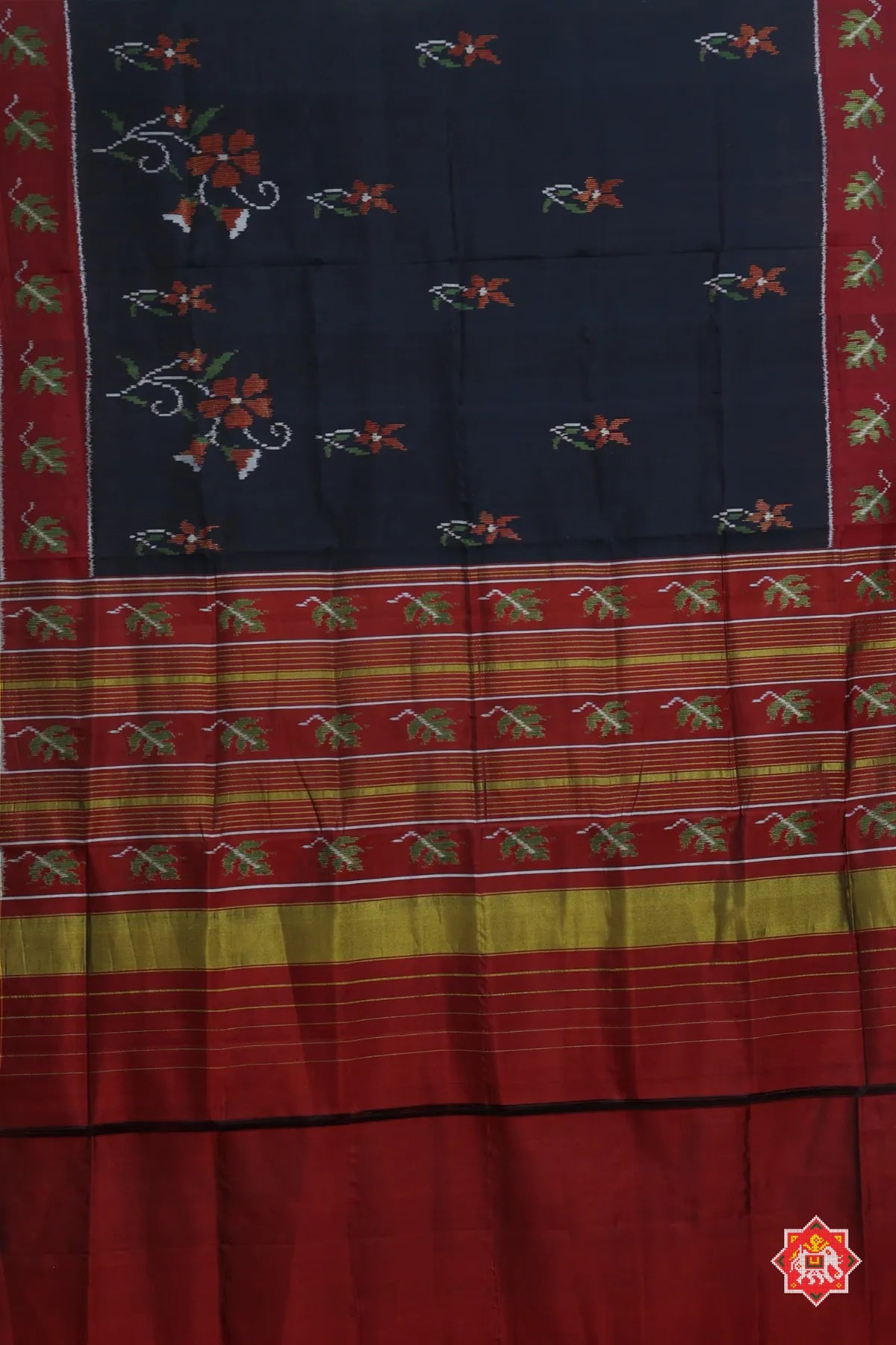 Master piece flowers design with small tissue border single ikat patola saree ( masterpiece & master weaving)