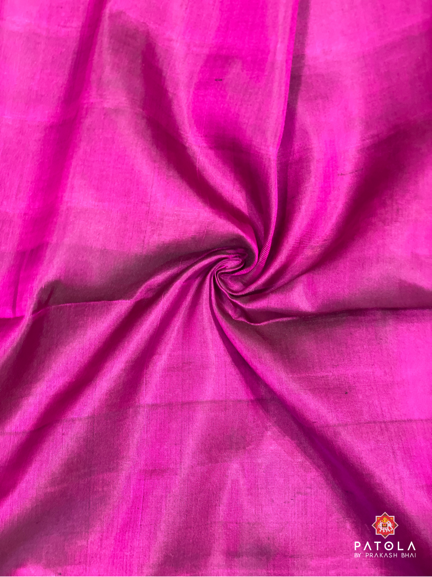 Traditional Navratna Design With Ghughroo Border Single Ikat Patola Saree