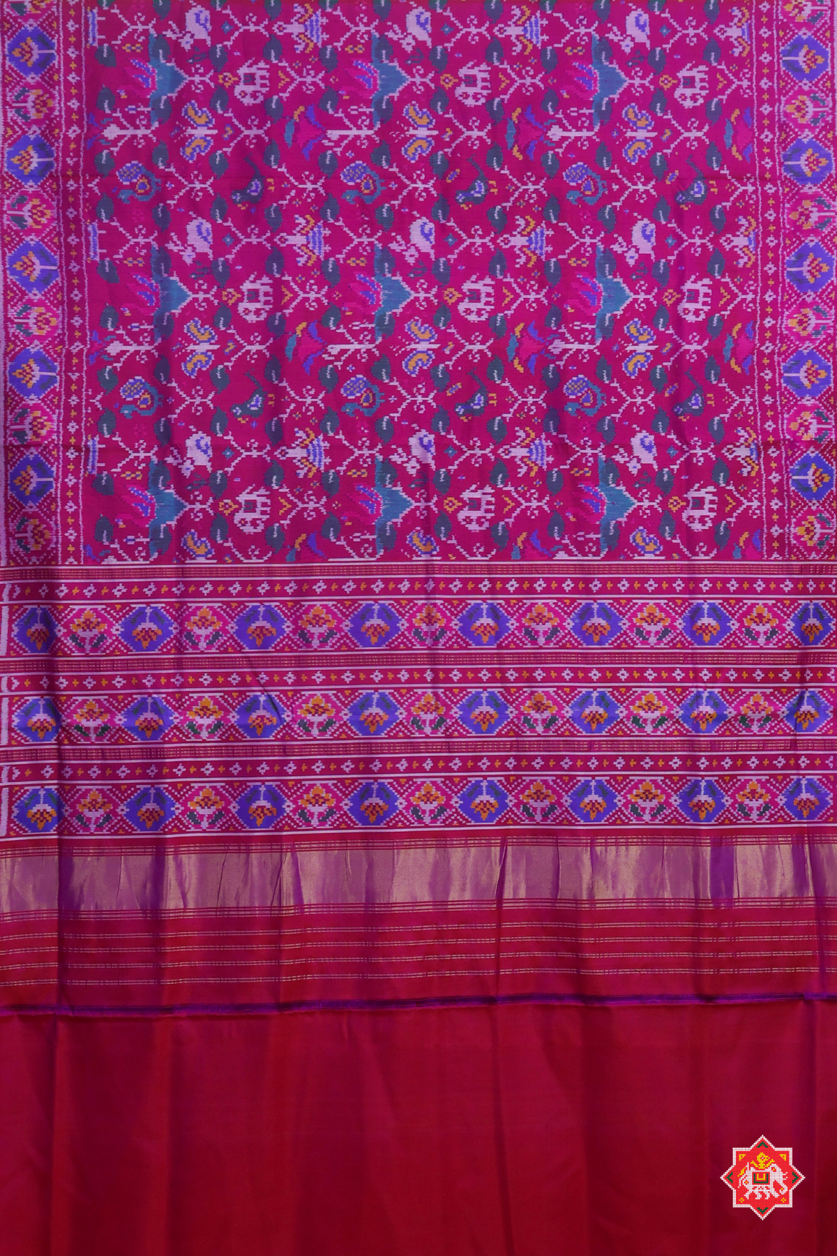 Small motifs design & traditional pallu semi double ikat patola saree