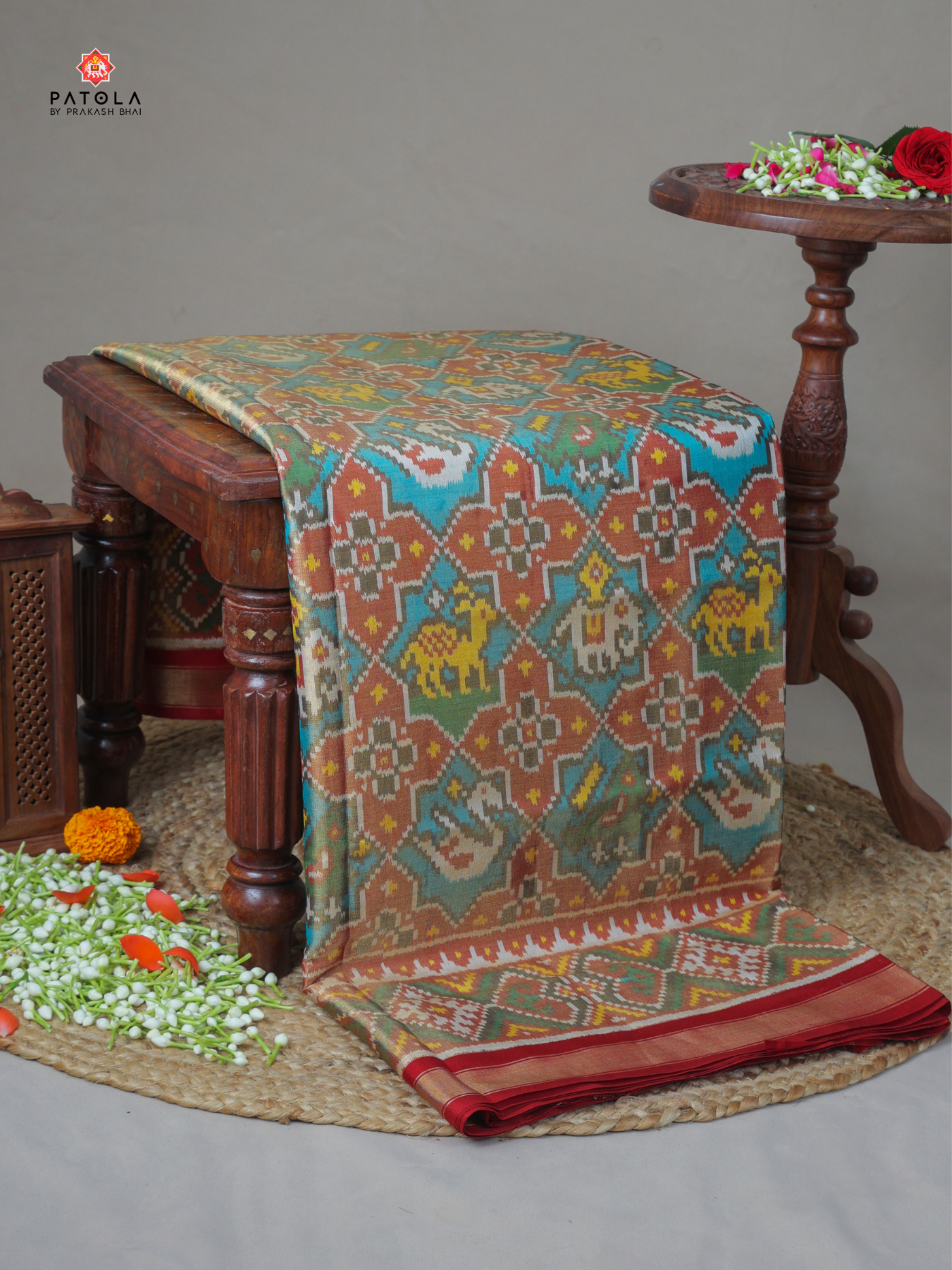 Star design 4 motifs  selaari border tissue patola saree