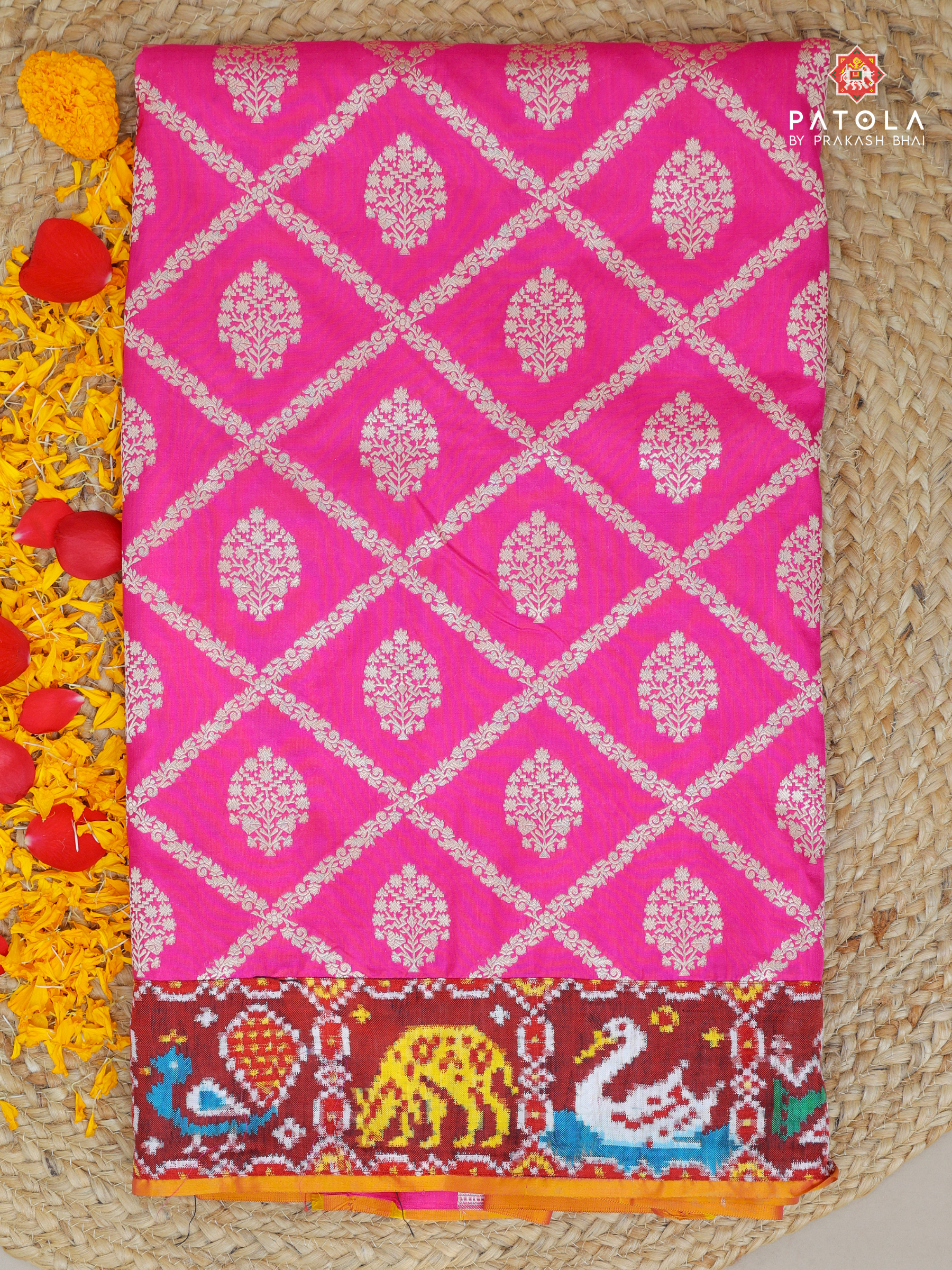 Masterpiece Pure patan Patola Border & pallu With pure Banarasi Saree