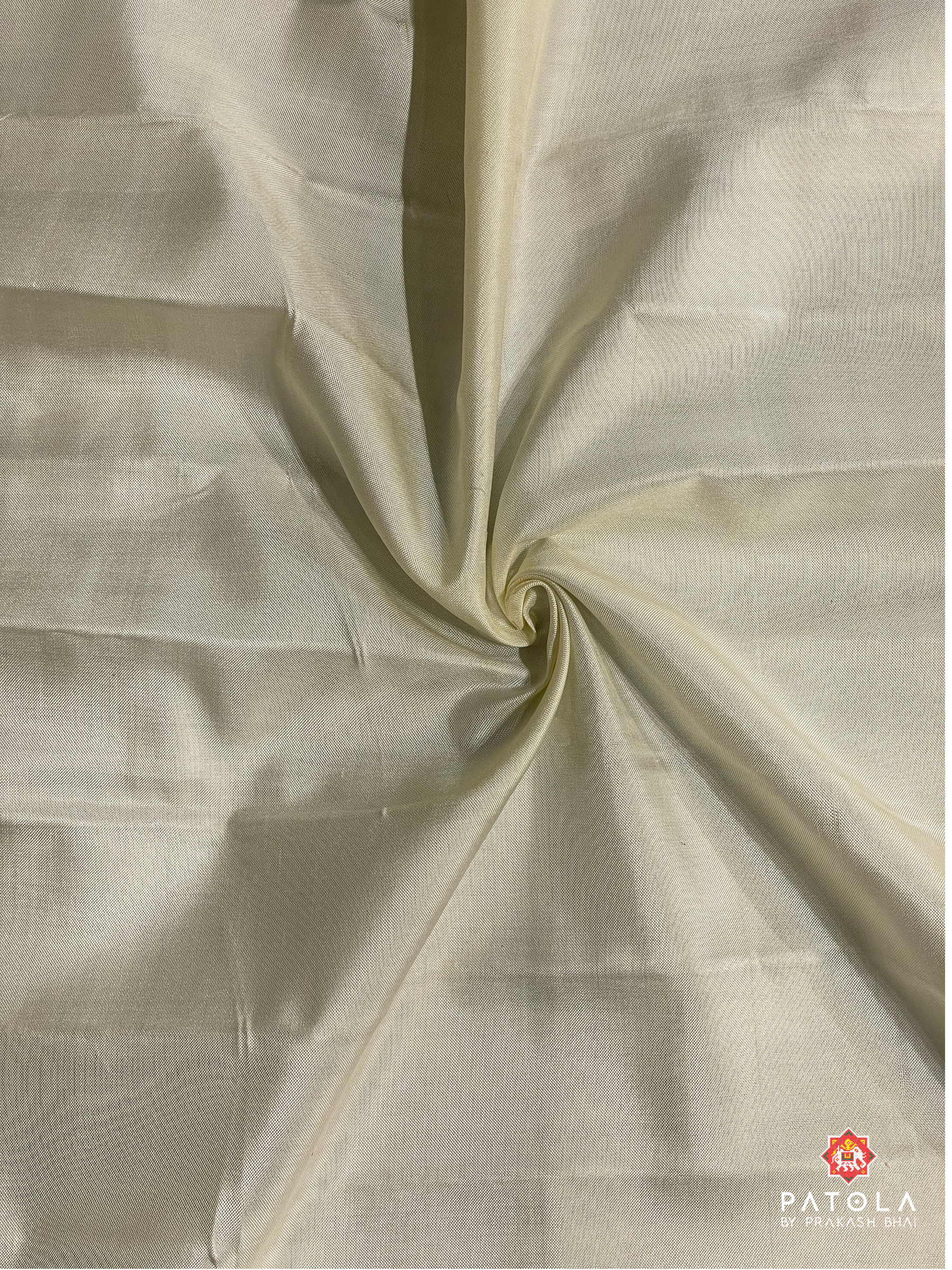 Traditional Small Narikunj Design With Pallu Border Contrast Semi Double Ikat Patola Saree