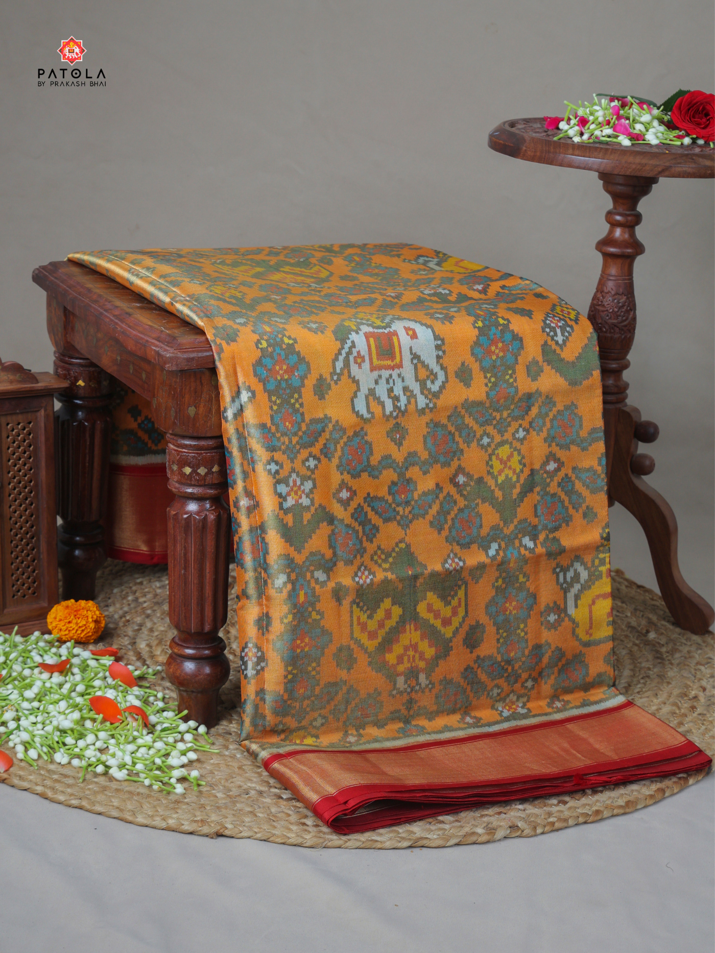 Masterpiece 4 motifs Design with big border tissue patola saree