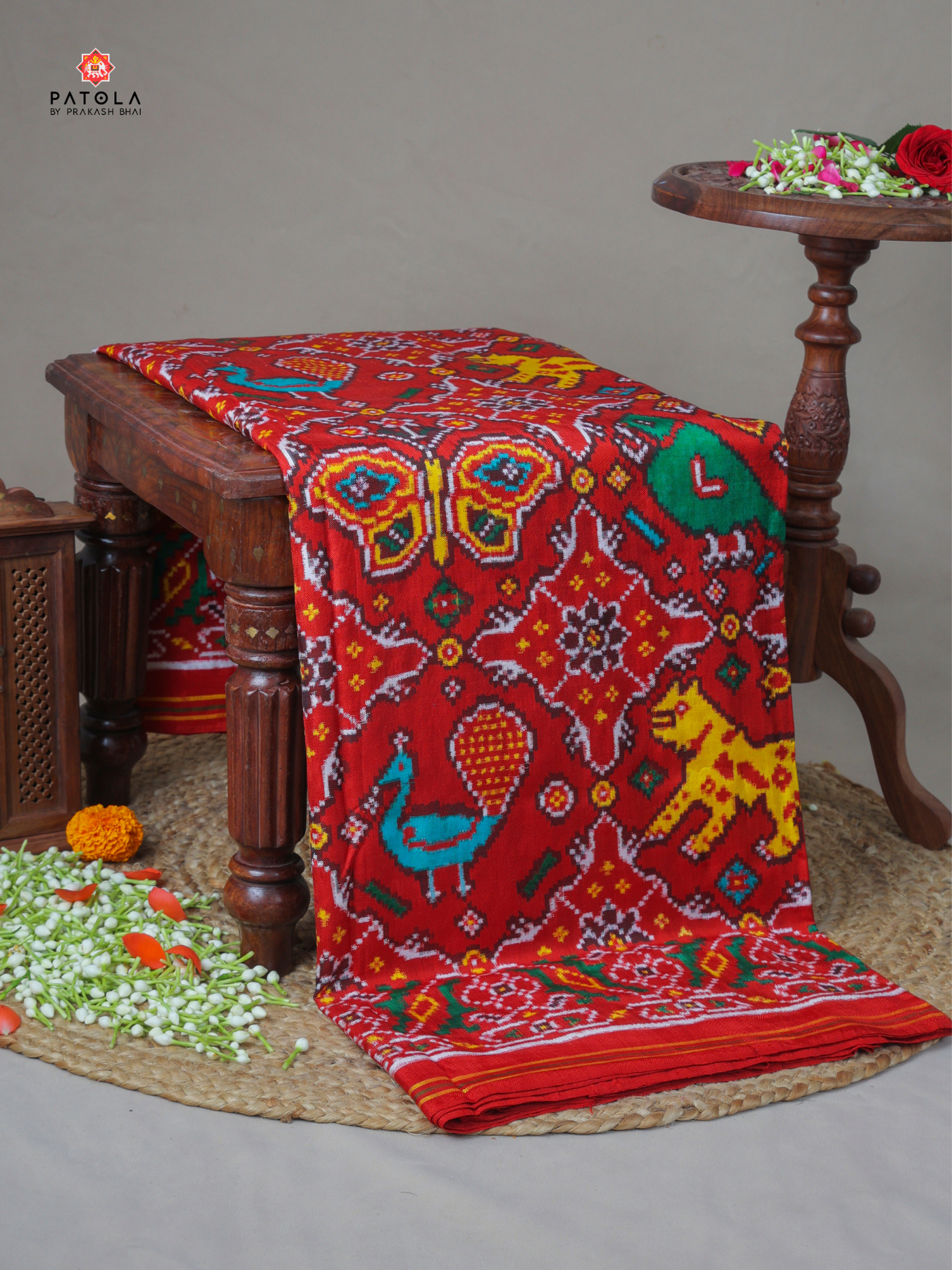 Chhabdi design with 4 figures designer pure double ikat patola saree