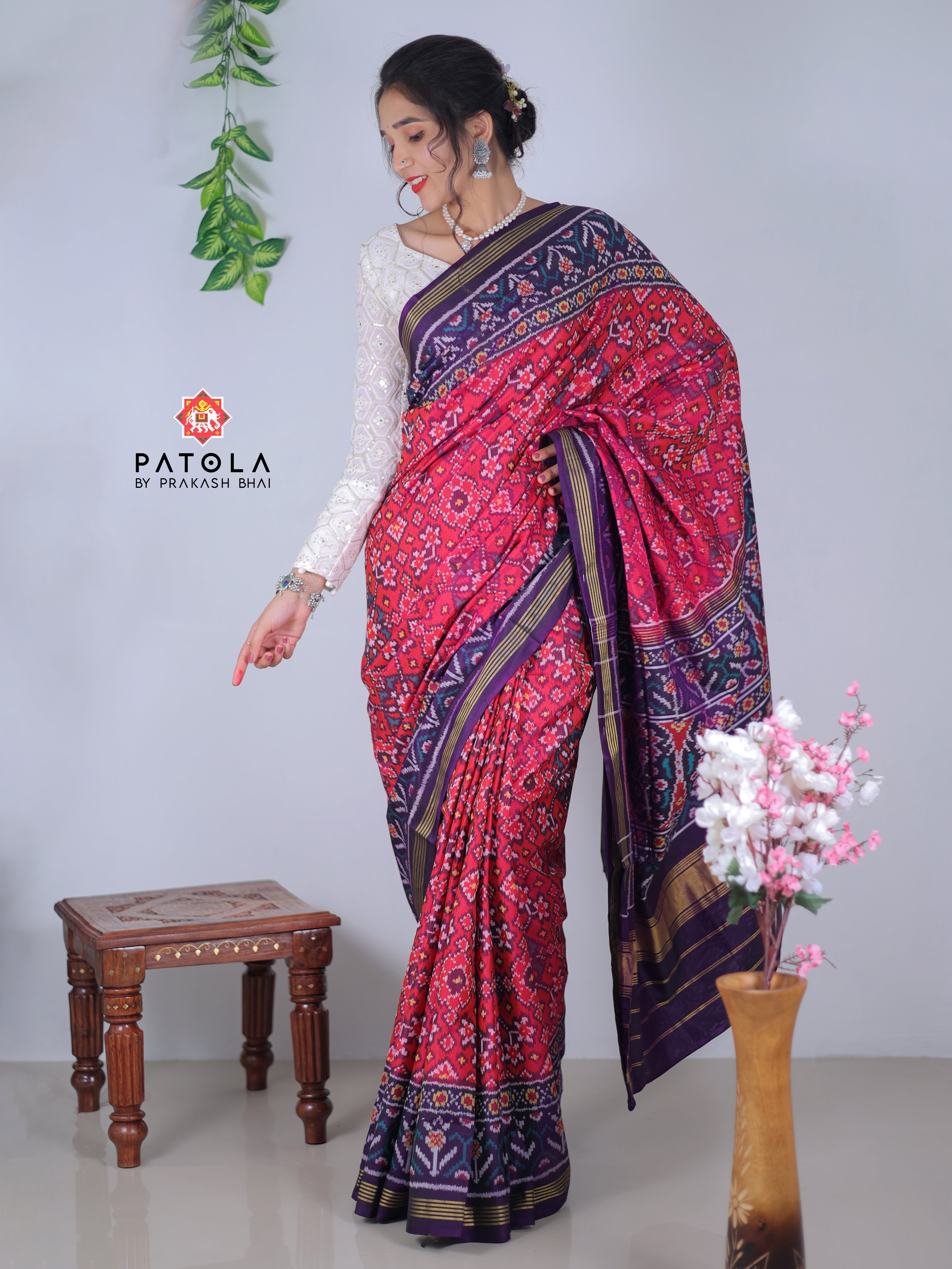 Navratna Designer Semi Double Ikat Patola Saree