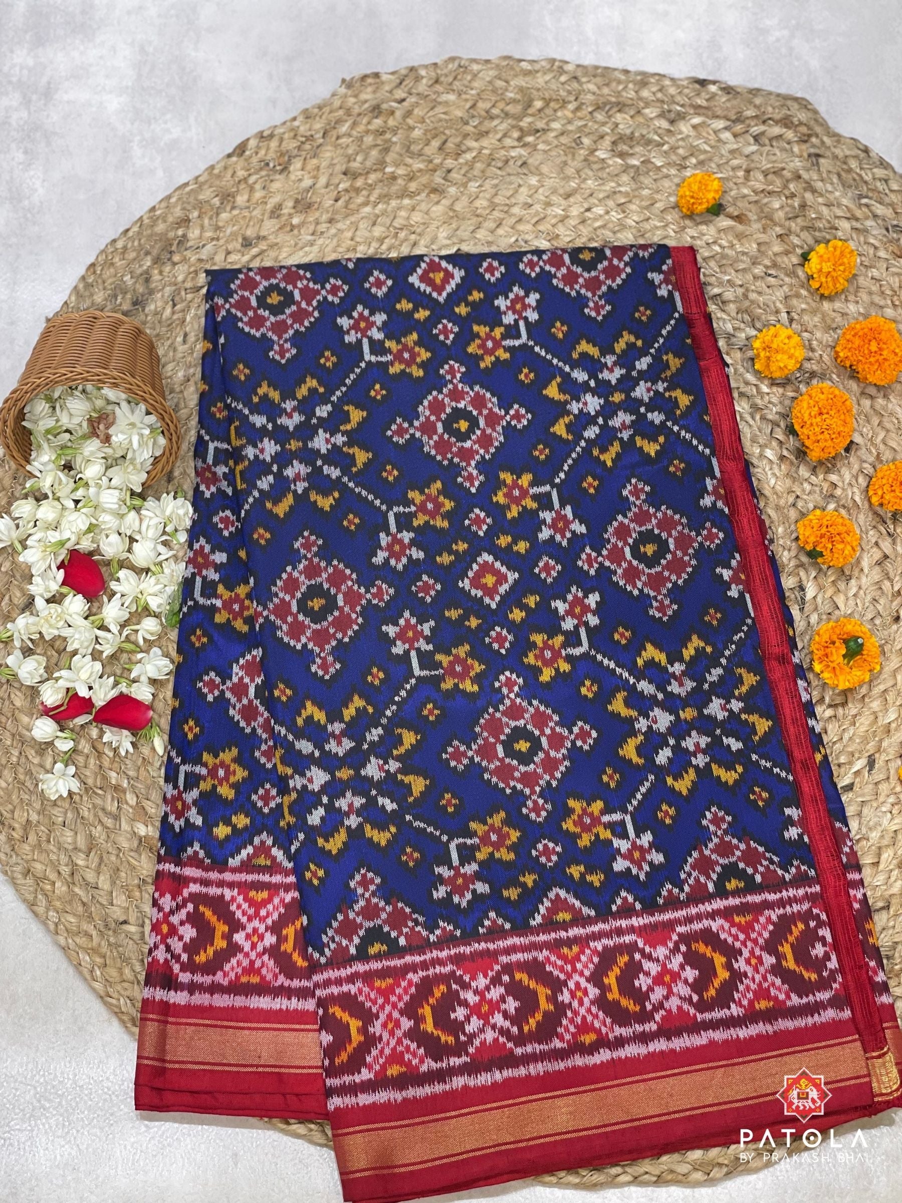 Traditional Navratna Design With Traditional Pallu Semi Double Ikat Saree