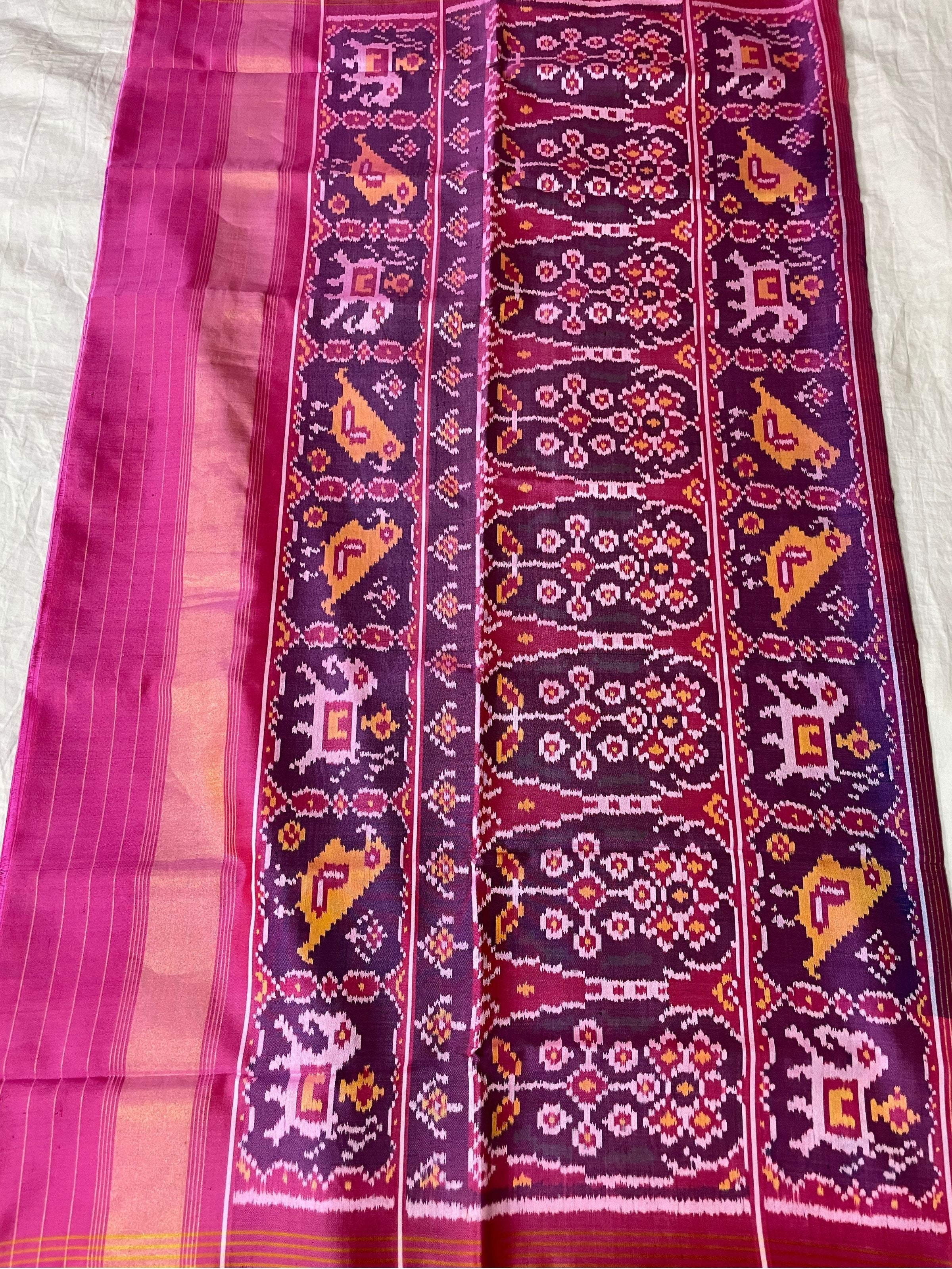 Rangoli Design With Elephant Motifs With Elephant And Parrot Border And Flower Pallu 4