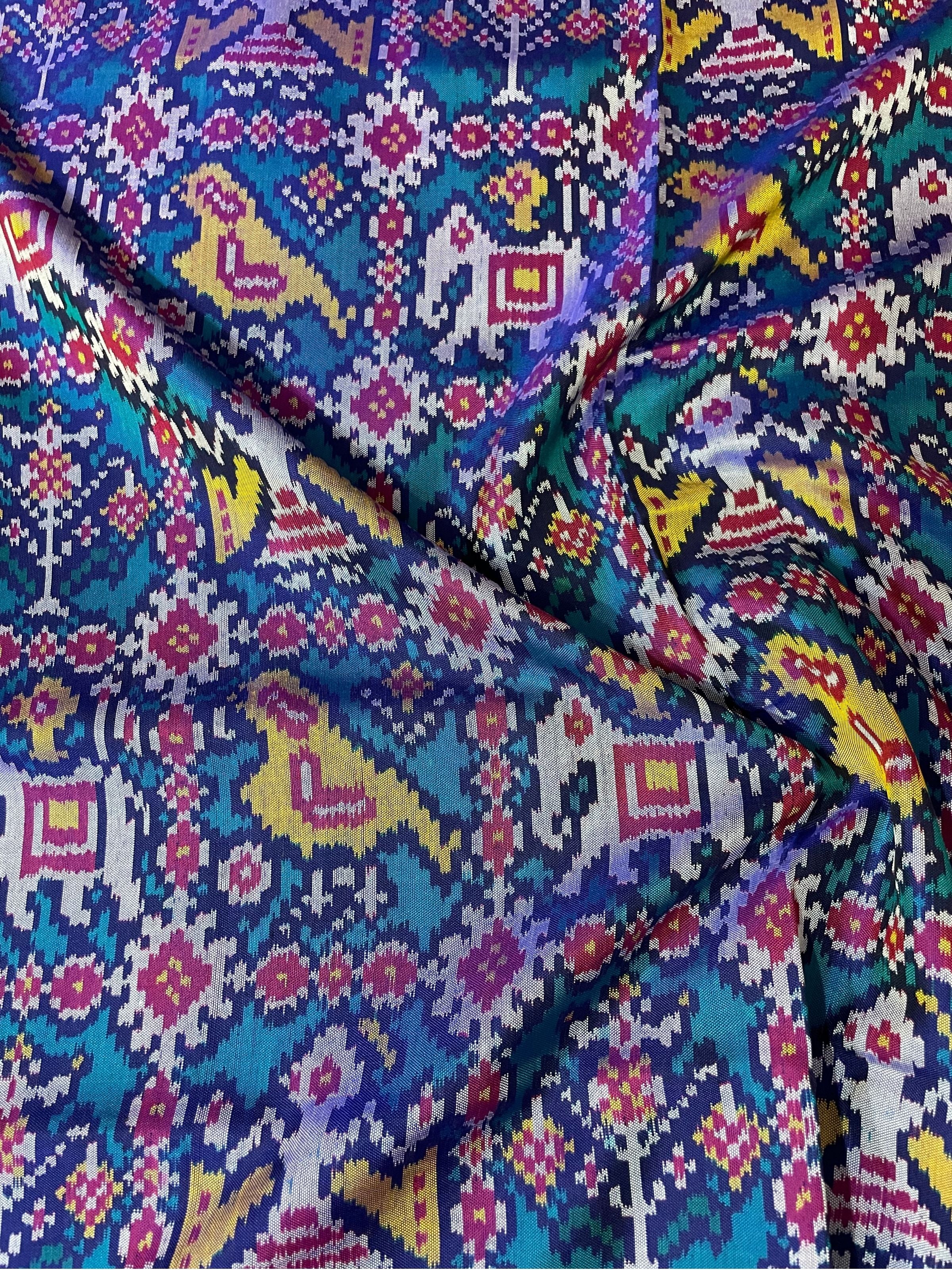 Rangoli Design With Elephant Motifs With Elephant And Parrot Border And Flower Pallu 5